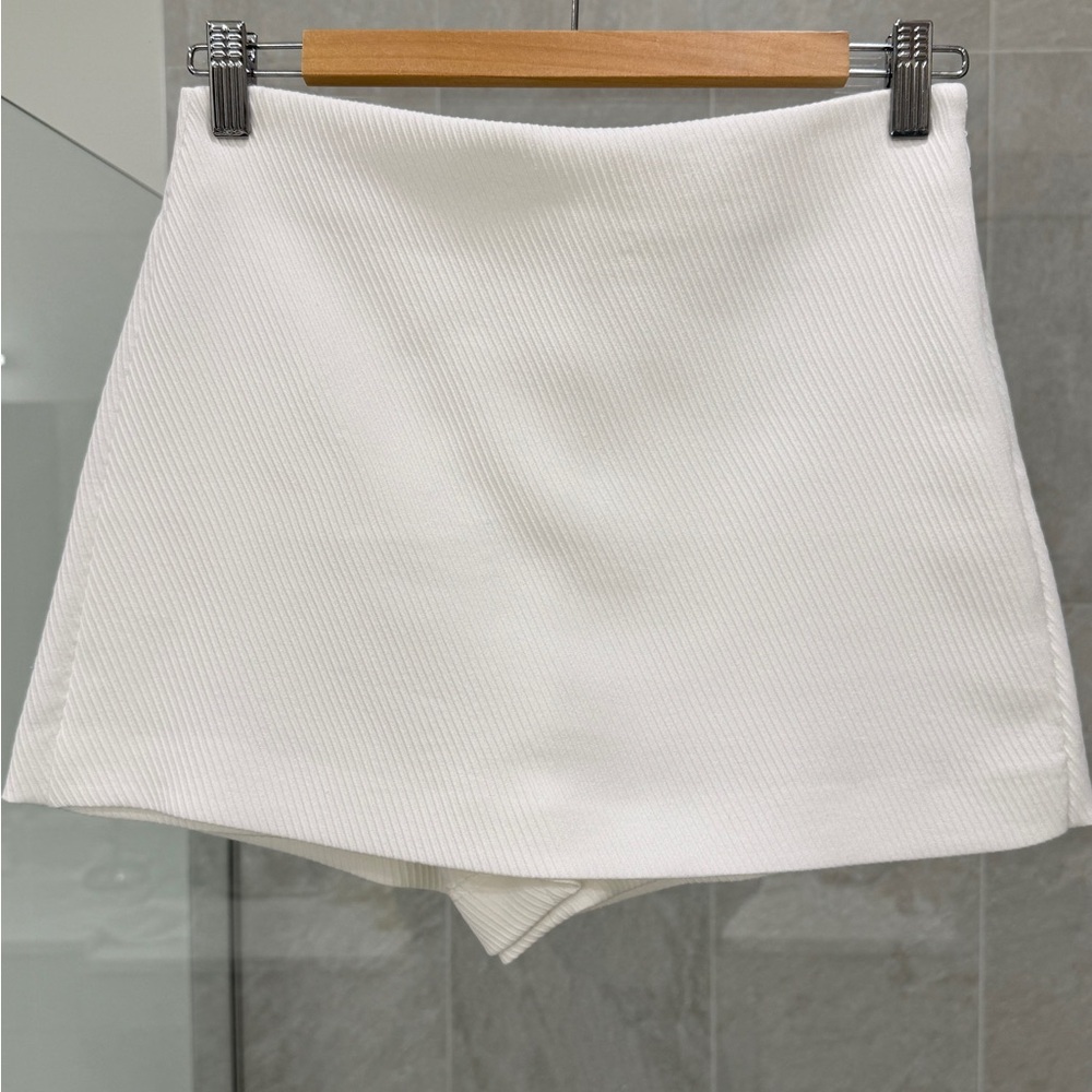 ZARA White Skort
